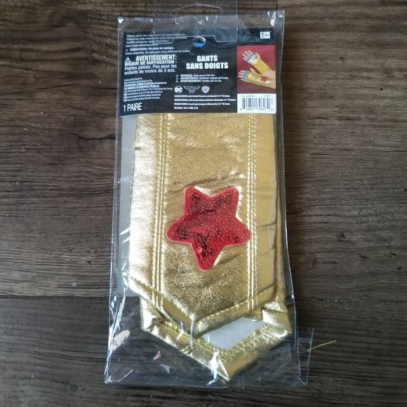 DC Comics Girl's Wonder Woman Arm Bands (fingerless gloves) - Picture 2 of 3